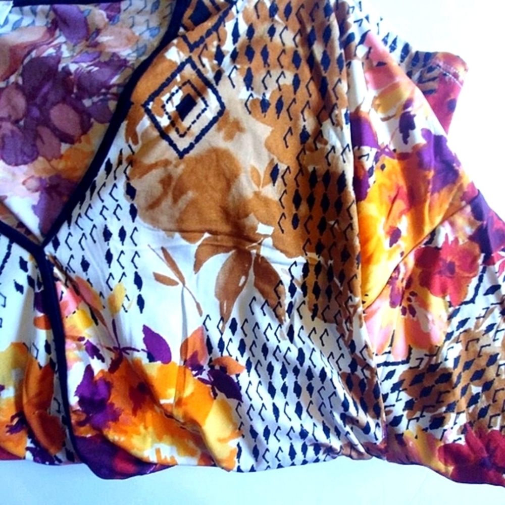 Chenault V Neck Floral Tie Top Women's Sz Large - Picture 5 of 5